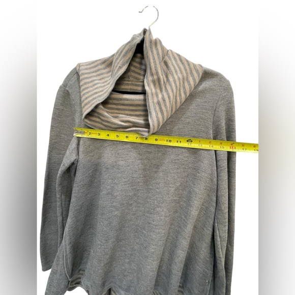 Neon Buddha Sweater with striped cowl neck size xs - Picture 5 of 7